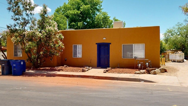 1207 Barelas Rd SW, Albuquerque, NM 87102 - view of front facade featuring stucco siding