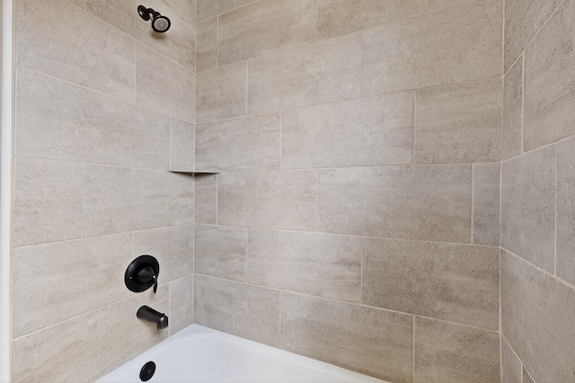 275 Adeline Ave, Los Lunas, NM 87031 - bathroom view of bathtub / shower combination