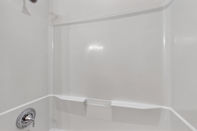 11024 Fort Point Ln NE Unit B, Albuquerque, NM 87123 - bathroom featuring tub / shower combination