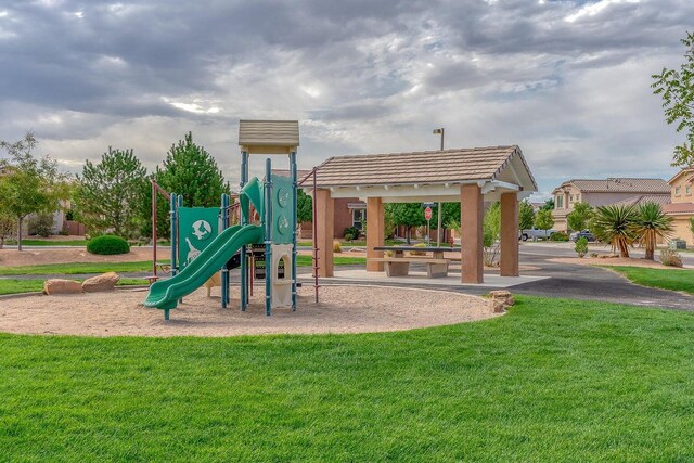 805 Palo Duro Dr, Bernalillo, NM 87004 - community jungle gym with a yard