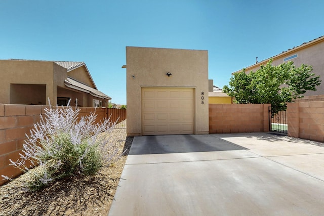 805 Palo Duro Dr, Bernalillo, NM 87004 - garage featuring driveway