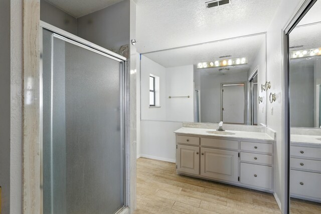 1551 Valley View Dr SW, Los Lunas, NM 87031 - view of closet