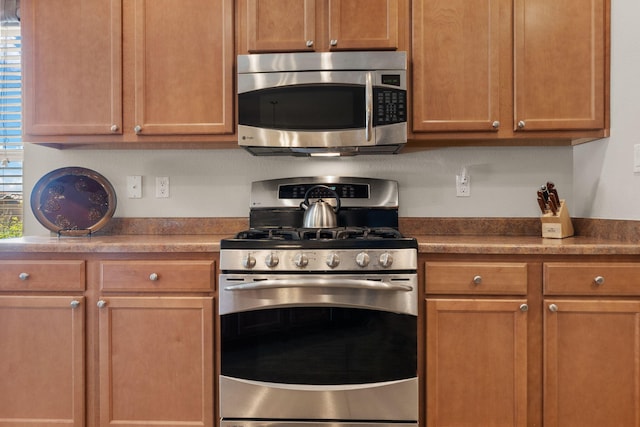 429 Paseo Vista Loop NE, Rio Rancho, NM 87124 - kitchen featuring appliances with stainless steel finishes