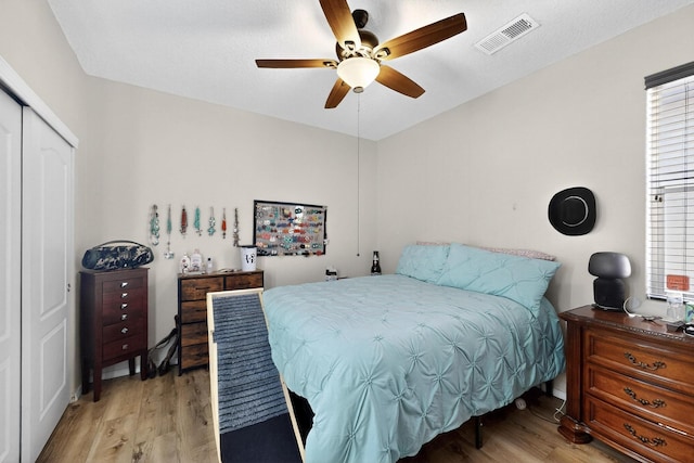 1720 Summer Breeze Dr NW, Albuquerque, NM 87120 - bedroom with light wood-style flooring, a closet, ceiling fan, and lofted ceiling