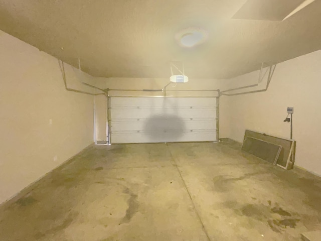 10909 Estribo St NW, Albuquerque, NM 87114 - garage with a garage door opener