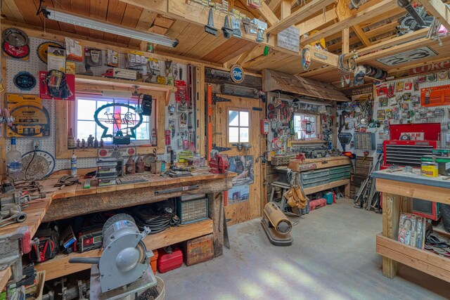 10 Berkshire Rd, Estancia, NM 87016 - misc room with a workshop area and concrete flooring
