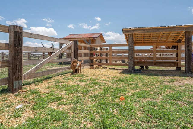 10 Berkshire Rd, Estancia, NM 87016 - view of yard