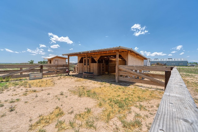 10 Berkshire Rd, Estancia, NM 87016 - view of outbuilding with an exterior structure