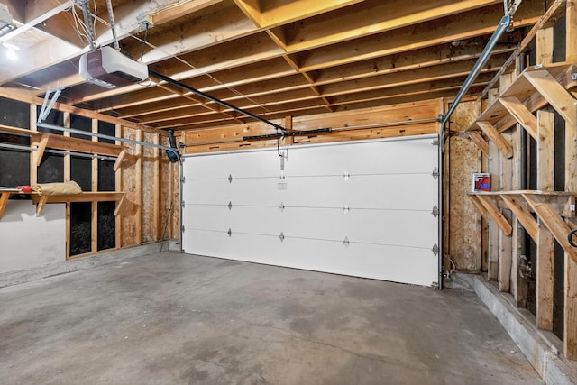 7939 Independence Dr NW, Albuquerque, NM 87120 - garage featuring a garage door opener