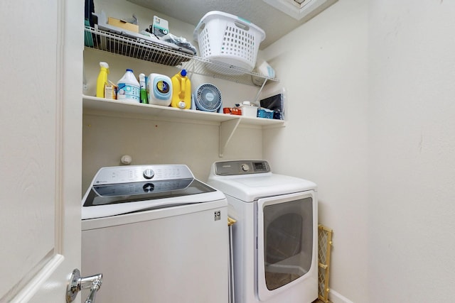 613 Loma Linda Loop NE, Rio Rancho, NM 87124 - laundry area with independent washer and dryer