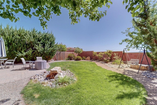 613 Loma Linda Loop NE, Rio Rancho, NM 87124 - fenced backyard featuring a patio