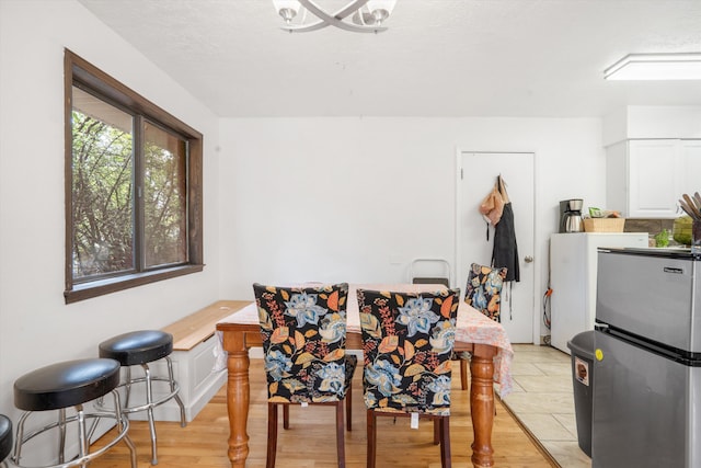 9200 Lagrima De Oro Rd NE, Albuquerque, NM 87111 - dining space featuring a chandelier