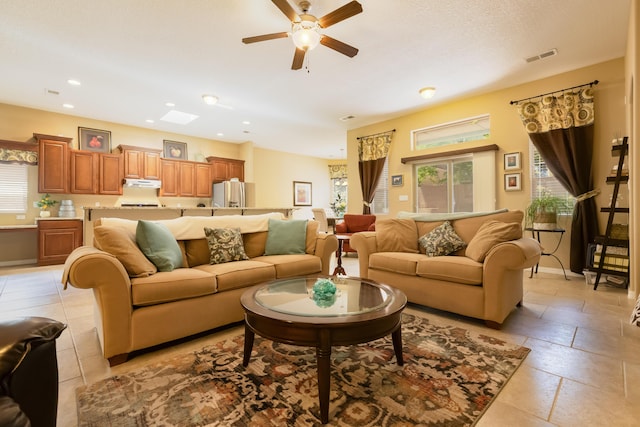 4601 Mi Cordelia Dr NW, Albuquerque, NM 87120 - living area featuring ceiling fan and recessed lighting