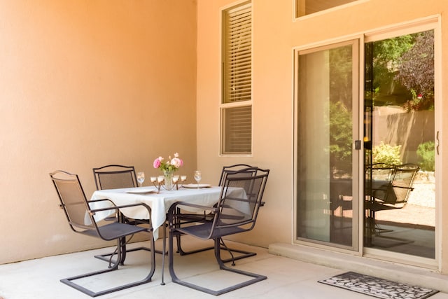 4601 Mi Cordelia Dr NW, Albuquerque, NM 87120 - view of patio with outdoor dining area