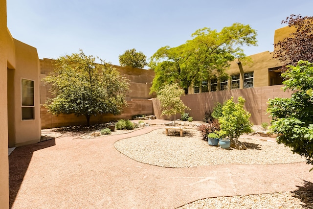 4601 Mi Cordelia Dr NW, Albuquerque, NM 87120 - view of yard with a patio