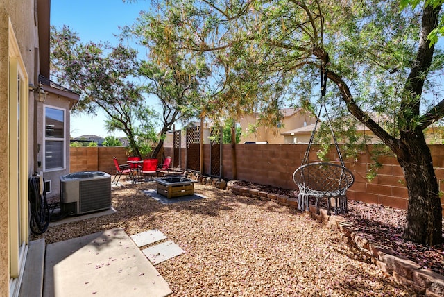 10636 Mcmichael Ln SW, Albuquerque, NM 87121 - fenced backyard featuring a patio area