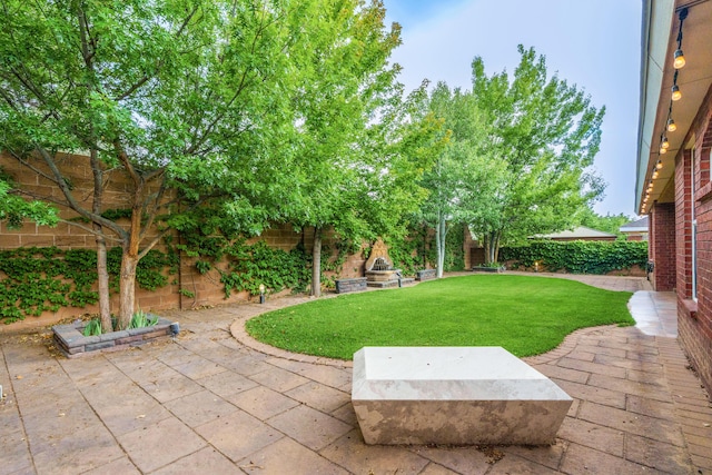 924 Seattle Slew Ave SE, Albuquerque, NM 87112 - fenced backyard with a patio