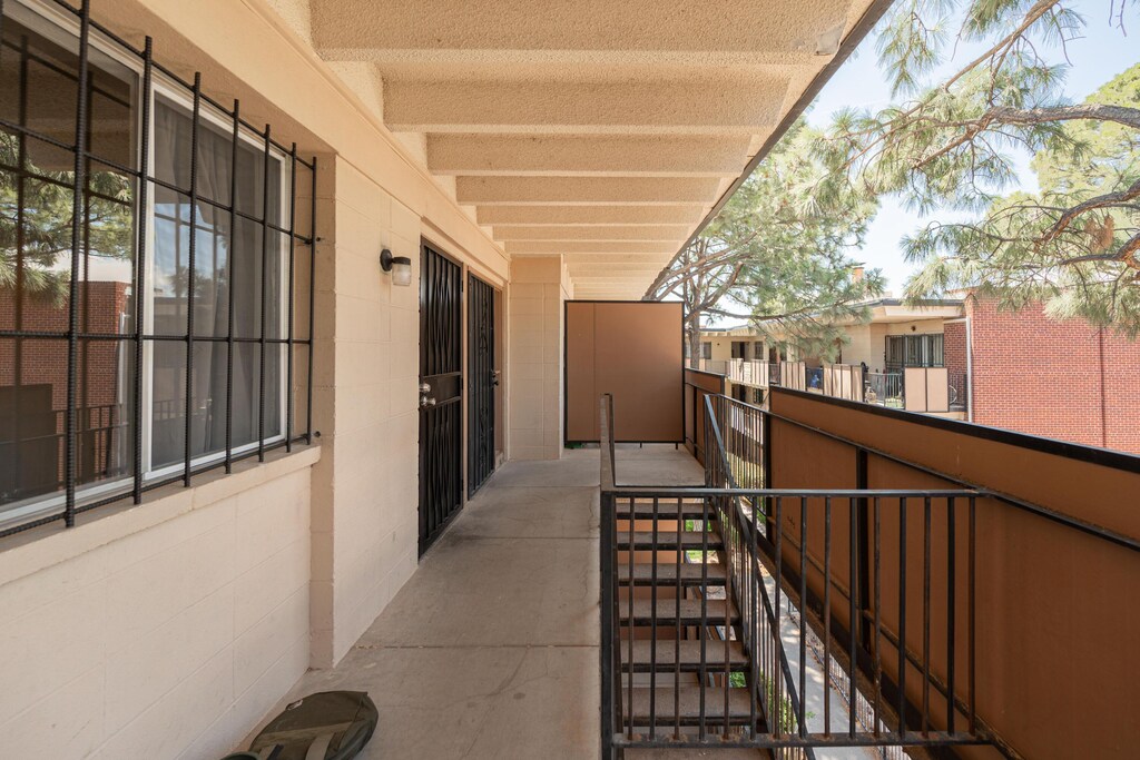 1100 Alvarado Dr SE Unit 306, Albuquerque, NM 87108 - photo 1