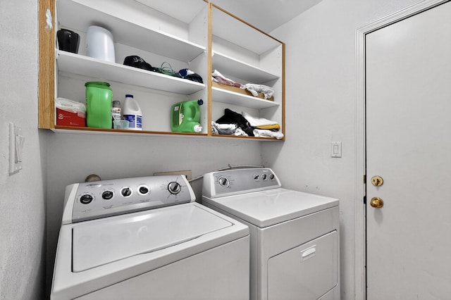 4249 Montera Pl NW, Albuquerque, NM 87114 - laundry room featuring independent washer and dryer