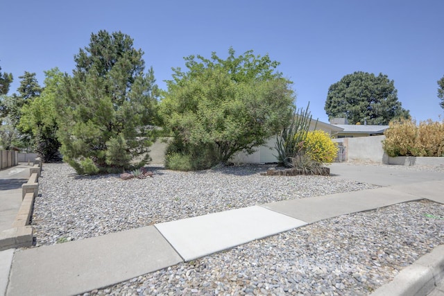 1733 Luthy Dr NE, Albuquerque, NM 87112 - view of yard