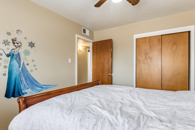 3921 Hilton Ave NE, Albuquerque, NM 87110 - bedroom featuring a closet and ceiling fan