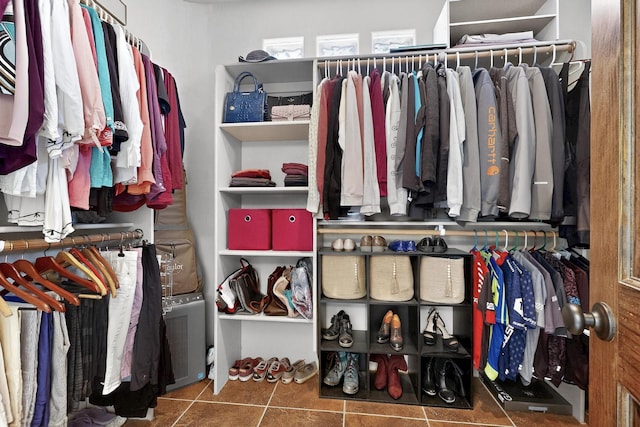 10 Francisco Rd, Cedar Crest, NM 87008 - walk in closet featuring tile patterned flooring