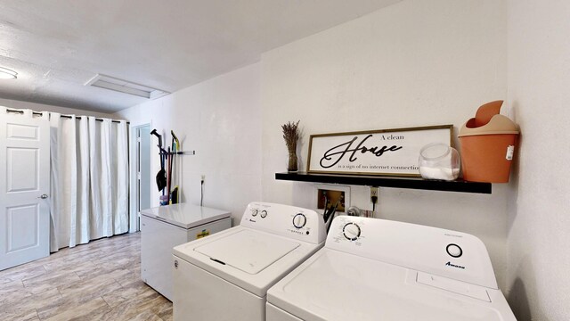 803 Western Hills Dr SE, Rio Rancho, NM 87124 - laundry area featuring washing machine and dryer