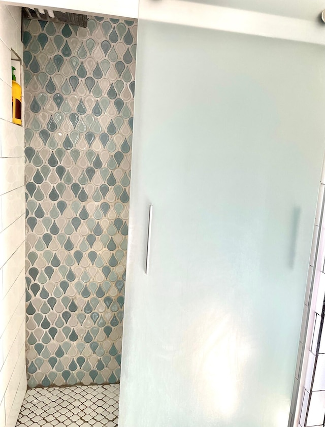 201 Marlowe Ln, Albuquerque, NM 87113 - full bathroom with a tile shower