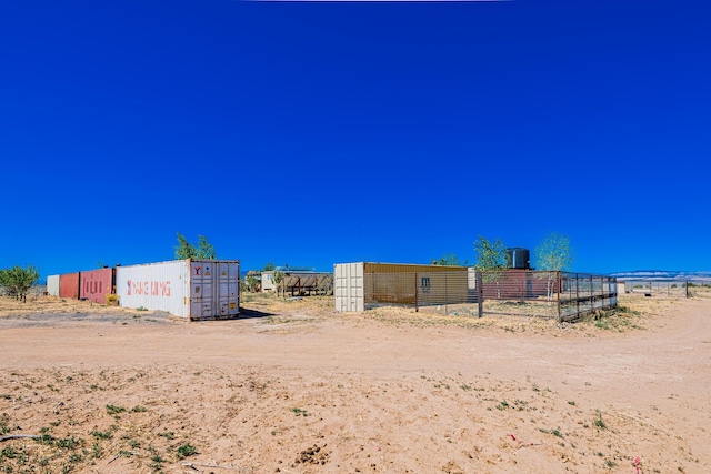 215 Tren Rd, Los Lunas, NM 87031 - view of yard