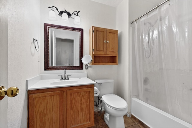 10409 Red Robin Rd SW, Albuquerque, NM 87121 - bathroom with vanity, shower / tub combo with curtain, and tile patterned floors