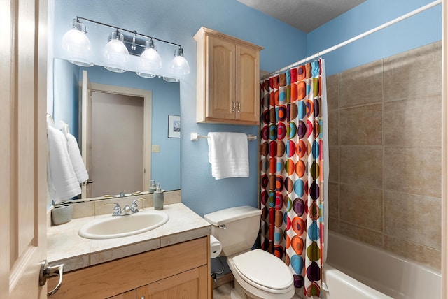 5808 Mariola Pl NE, Albuquerque, NM 87111 - bathroom with vanity and shower / bath combo with shower curtain