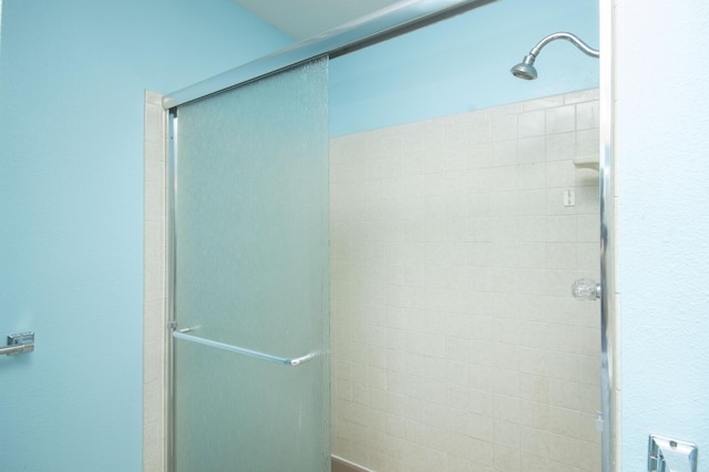 12910 Alice Ave NE, Albuquerque, NM 87112 - bathroom with a tile shower