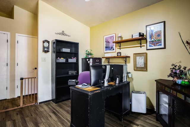 5131 Gaviota NW, Albuquerque, NM 87120 - office area featuring dark wood-style floors and vaulted ceiling