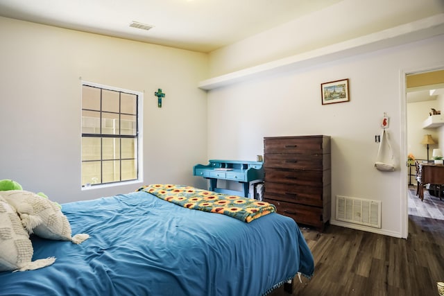 5131 Gaviota NW, Albuquerque, NM 87120 - bedroom with wood finished floors and baseboards