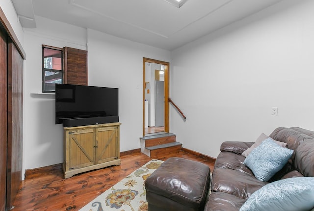 113 Sandia Crest Rd, Sandia Park, NM 87047 - living room with wood finished floors and baseboards
