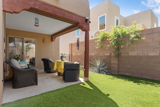 10027 Vista Cantera Ln NW, Albuquerque, NM 87114 - view of yard with a patio
