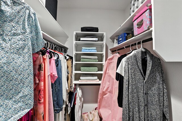 583 Turmalina Dr SE, Rio Rancho, NM 87124 - view of walk in closet