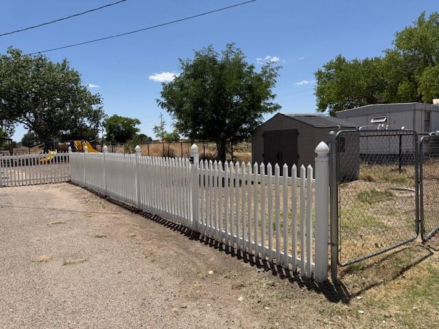4 Los Chavez Park Rd, Belen, NM 87002 - view of gate