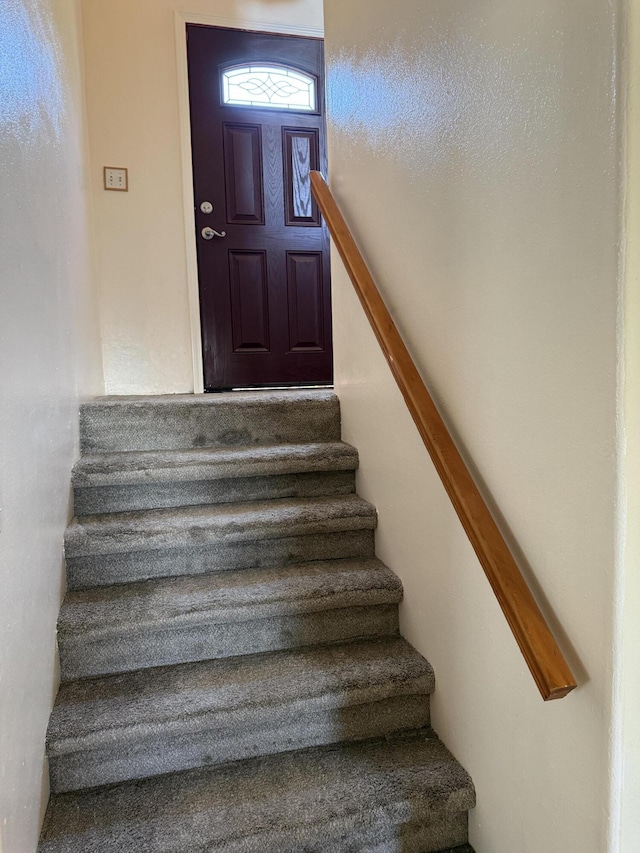 4 Los Chavez Park Rd, Belen, NM 87002 - view of stairway