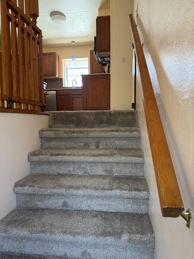 4 Los Chavez Park Rd, Belen, NM 87002 - view of stairway