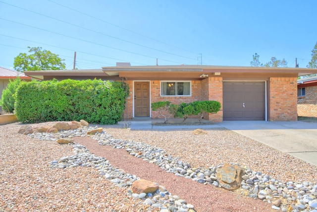 8312 Dellwood Rd NE, Albuquerque, NM 87110 - photo 1