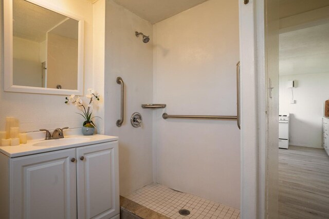 1601 7th St, Moriarty, NM 87035 - full bath with vanity and a shower