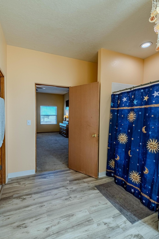 300 Thompson, Moriarty, NM 87035 - entrance foyer featuring wood finished floors and baseboards