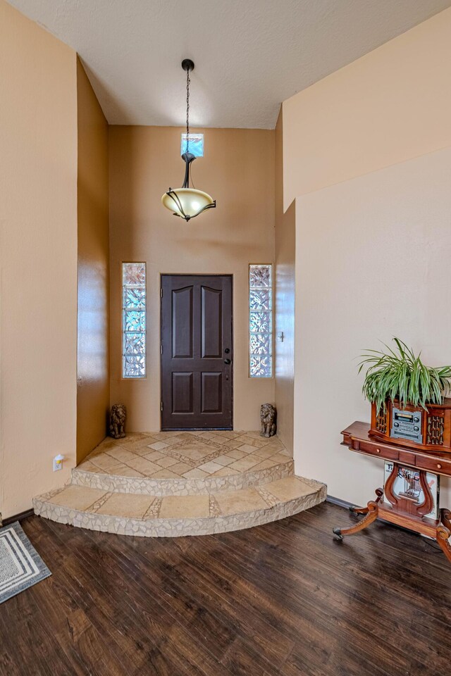 300 Thompson, Moriarty, NM 87035 - foyer entrance with wood finished floors and healthy amount of natural light