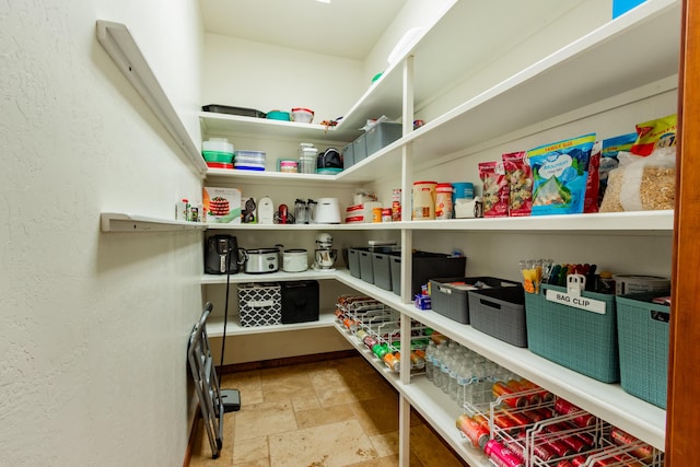 930 Titus Loop, Bosque Farms, NM 87068 - view of pantry