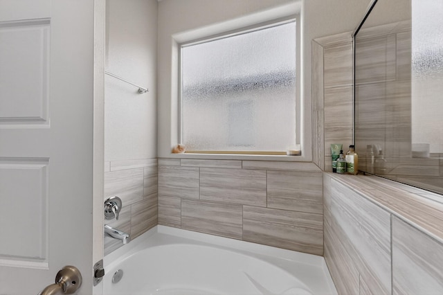 4823 Blackburn Rd NE, Rio Rancho, NM 87144 - bathroom with a tub