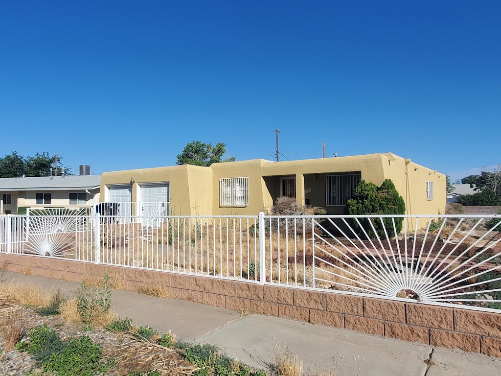 645 Jane St NE, Albuquerque, NM 87123 - photo 1