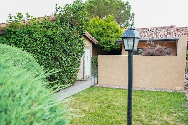 4441 Kellia Ln NE, Albuquerque, NM 87111 - view of yard featuring a gate