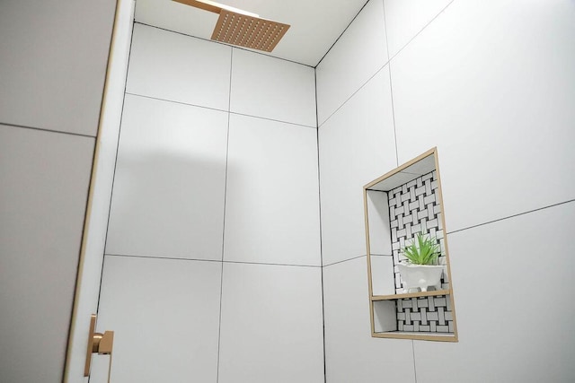 4441 Kellia Ln NE, Albuquerque, NM 87111 - bathroom view of a tile shower
