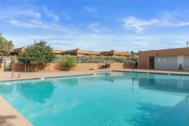 31 Wind Rd NW, Albuquerque, NM 87120 - view of community pool